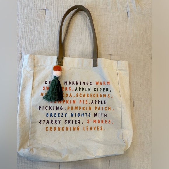 Fall bag tote with tassel detail - Picture 7 of 7